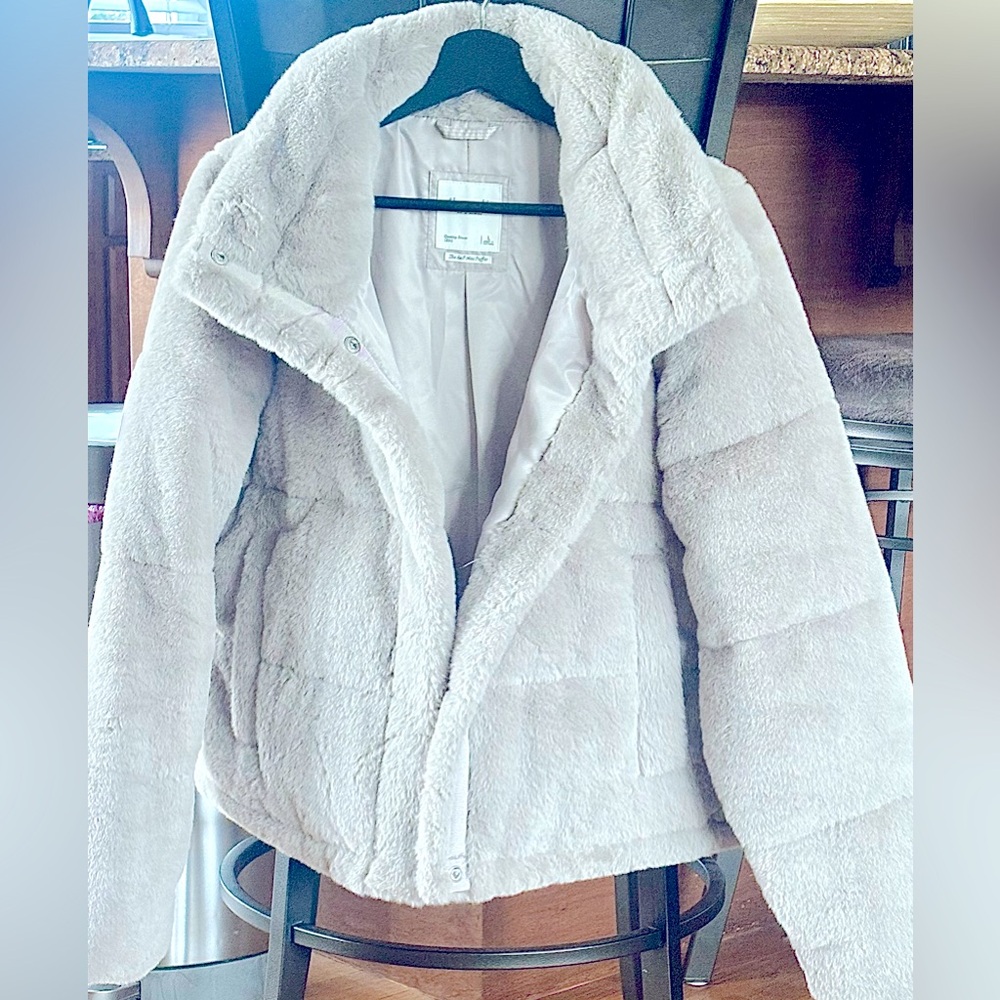 Women’s Sz. Large Abercrombie & Fitch Faux Fur Puffer Jacket